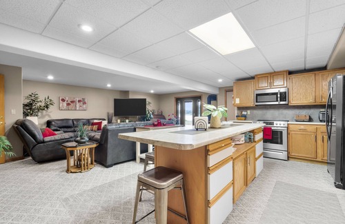 Delhi House | Lakeview Living-LOWER Living Plus-Vacation Rental