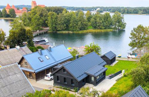 Trakai Villa | Lakeview Modern Karaim Cottage Trakai