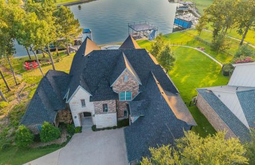 Star Harbor Villa | Lakeview Private Pool Hot Tub 6BR Sleeps 20 near Dallas
