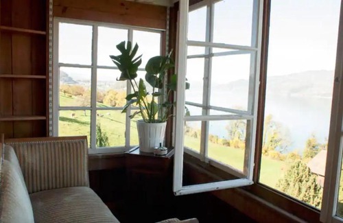 Krattigen Apartment | Lakeview Rustic