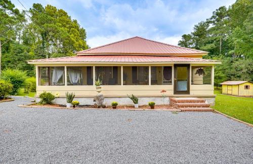 Lemon Springs House | Lakeview Vacation Rental - Walk to Crystal Lake!
