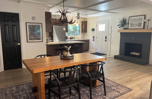 New Market Cabin | Lakota Cabin ~ mountain retreat Hot tub EV Charger