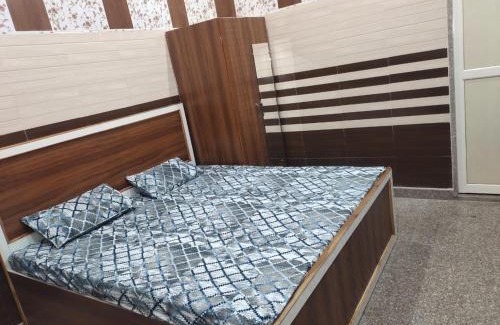 Shri Madhopur Hotel | Lala chuuni lal seva sadan