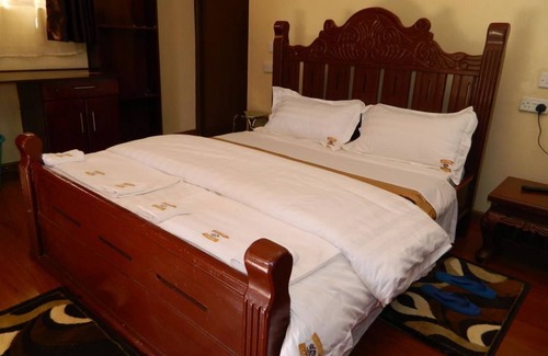 Ndaragwa Cabin | Lalanasi Lodge