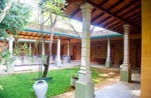 Hettimulla Bed & Breakfast | Laluna Eco Resort Pvt Ltd