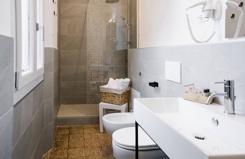 Castel San Pietro Terme House | LaMì Room & Apartment