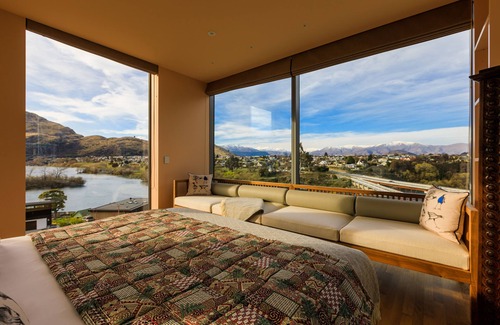 Kelvin Heights Cabin | Lanah Residence