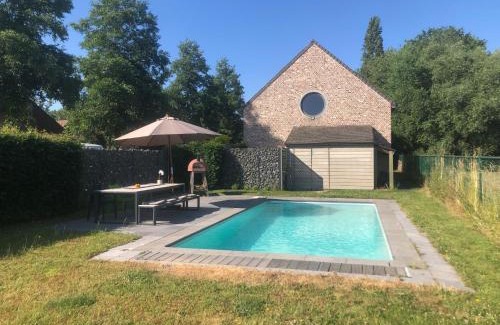 Meir House | landelijke villa met zwembad en gezellige openhaard