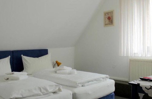 Porta Westfalica Hotel | Landgasthaus Veltheimer Hof