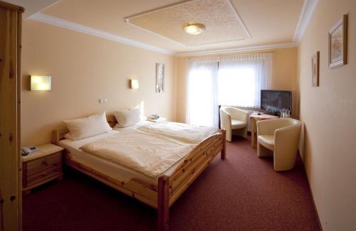 Markt Erlbach House | Landgasthof - Hotel zum Stern