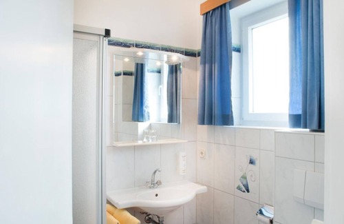 Merkendorf House | Landhaus Doppelzimmer - Feriendomizil, Gasthof Scheer