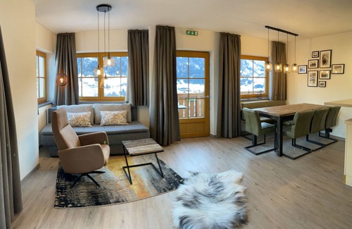 Kaprun Apartment | Landhaus Lodges Kaprun - Anton, pool, skiing - walking dist