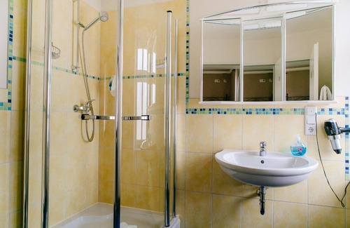 Lautzenhausen Hotel | Landhotel Airport Inn