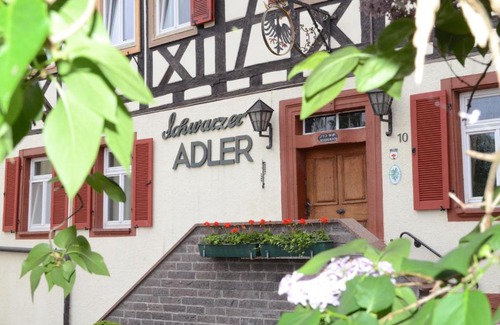 Tiefenbronn Hotel | Landhotel Schwarzer Adler