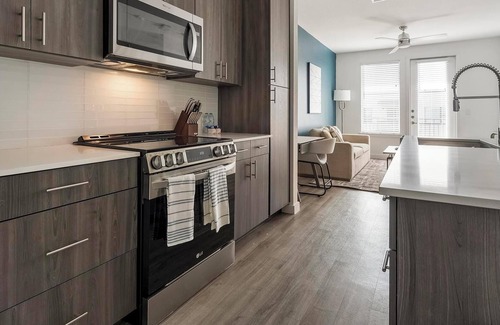 San Antonio Apartment | Landing | Amazing 1BD, Gym, Clubhouse