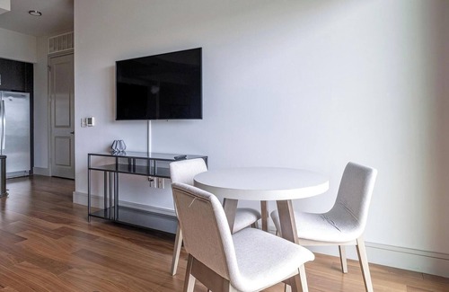 Houston Apartment | Landing | Amazing 2BD, Pool, Tennis Court
