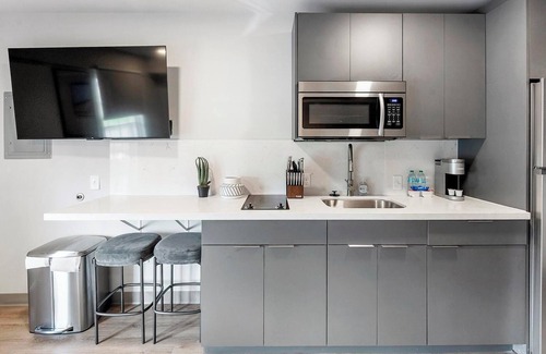Hermitage Apartment | Landing | Amazing Studio in Downtown Hermitage