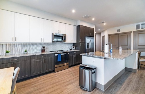 McKinney Apartment | Landing at Bridge at McKinney - 2 Bedrooms in D.