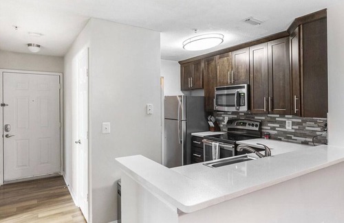 Ashburn Apartment | Landing at Brixton at Loudoun - 2 Bedrooms in Downtown Ashburn