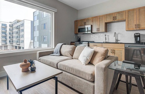 Kensington Apartment | Landing at Hagert and York - Studio in East Ken.