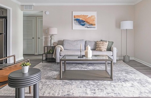 Homewood Apartment | Landing at The Brookwood - 1 Bedroom in Downtow.