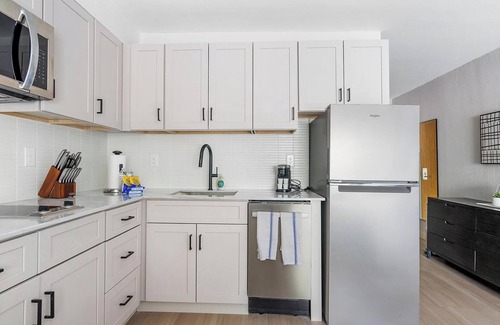 Northeast Raleigh Apartment | Landing at The Harrison - Studio in Northeast R.