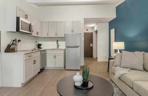 Northeast Raleigh Apartment | Landing at The Harrison - Studio in Northeast R.