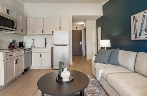 Northeast Raleigh Apartment | Landing at The Harrison - Studio in Northeast R.