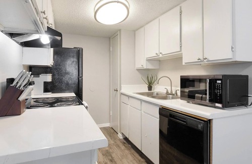 Southside Apartment | Landing at Villa de Oro - 1 Bedroom in South Sa.