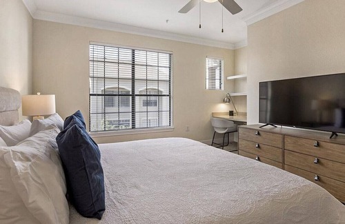 Energy Corridor Apartment | Landing at Village on Memorial Townhomes - 1 Bedroom in Energy Corridor