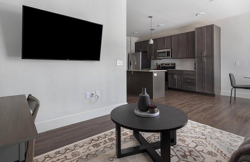 Stone Oak Apartment | Landing | Beautiful 1BD, Pool, Clubhouse