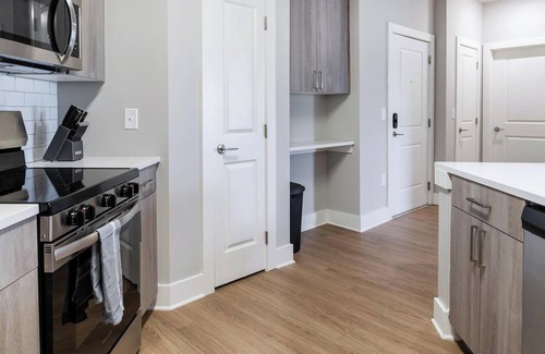 Fort Myers Apartment | Landing | Beautiful 1BD, Pool, Gym