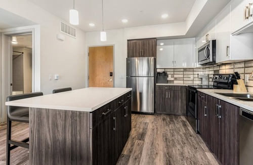 Wimauma Apartment | Landing | Beautiful 1BD, Pool, Gym