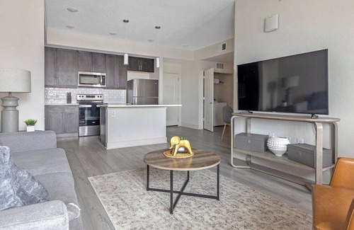 Palmetto Apartment | Landing | Beautiful 1BD, Clubhouse, Pool