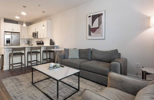 Wetmore Apartment | Landing | Chic 1BD, Clubhouse, Gym