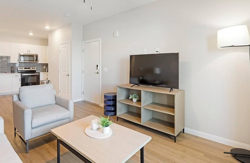 Townsite Apartment | Landing | Chic 2BD, Rooftop Lounge, Pool