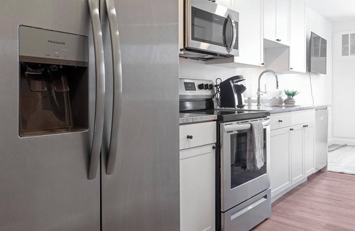 Greektown Historic District Apartment | Landing | Chic Studio, Gym, Clubhouse