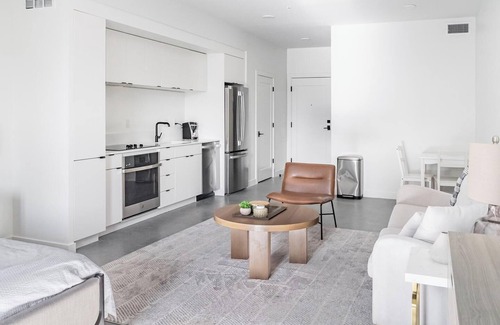 Sugar House Apartment | Landing | Incredible Studio, Gym, Rooftop Lounge