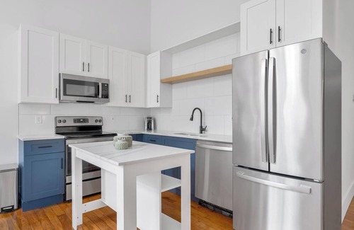 Greenville Apartment | Landing | Modern 1BD, Gym, Yoga Studio