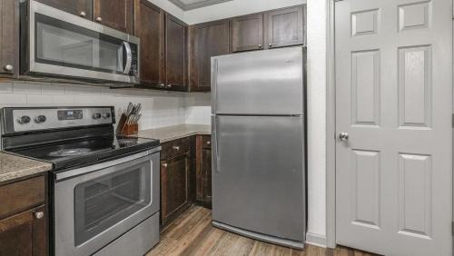 Sand Ridge Apartment | Landing Modern Apartment with Amazing Amenities (ID7763X41)