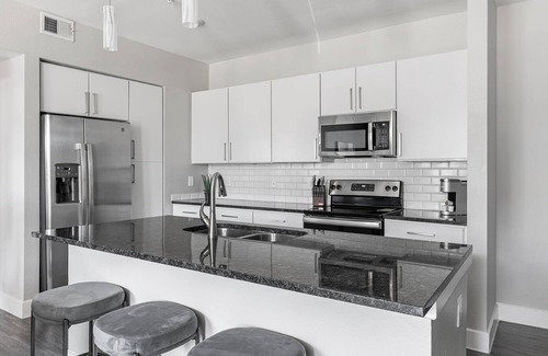 Allen Apartment | Landing | Spectacular 1BD, Clubhouse, Yoga Studio