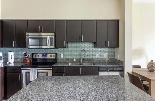 Miramar Apartment | Landing | Spectacular 2BD, Clubhouse, Gym