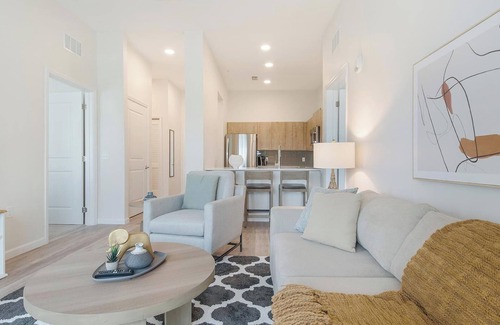 Florida Center Apartment | Landing | Spectacular 2BD, Clubhouse, Pool