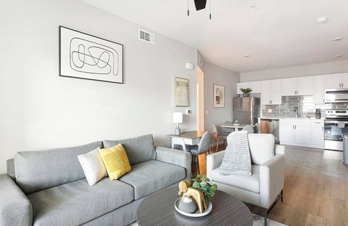 Townsite Apartment | Landing | Stunning 1BD, Rooftop Lounge, Pool