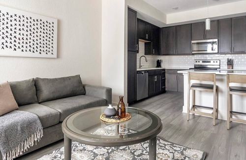 Palmetto Apartment | Landing | Stylish 1BD, Clubhouse, Yoga Studio