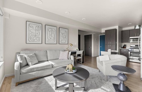 Hayden Island Apartment | Landing | Stylish 1BD, Pool, Clubhouse