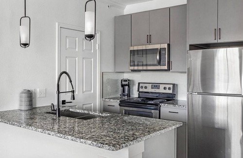 McNeil Apartment | Landing | Stylish 1BD, Pool, Clubhouse
