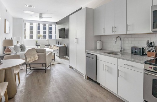 Five Points South Apartment | Landing | Stylish Studio, Pool, Rooftop Lounge