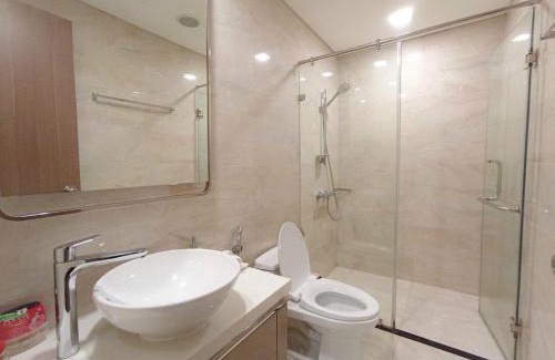 Hang Xanh Apartment | Landmark 81 - AirBnb