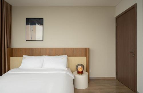 Hang Xanh Apartment | Landmark 81 Premier Apartment by CR Concept
